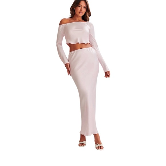 Elegant Pink Women's Skirt - Picture 1 of 10